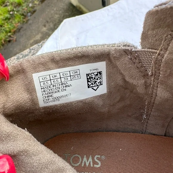 Tom’s Grey Suede Booties - Picture 14 of 14